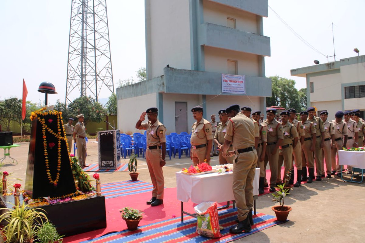 'Fire Service Week- 2024' is being organized @ CISF Unit NALCO Damanjodi. CISF personnel paid floral tribute to valiant fire fighters who laid down their lives in the line of duty.

#PROTECTIONandSECURITY
@HMOIndia
@BharatKeVeer