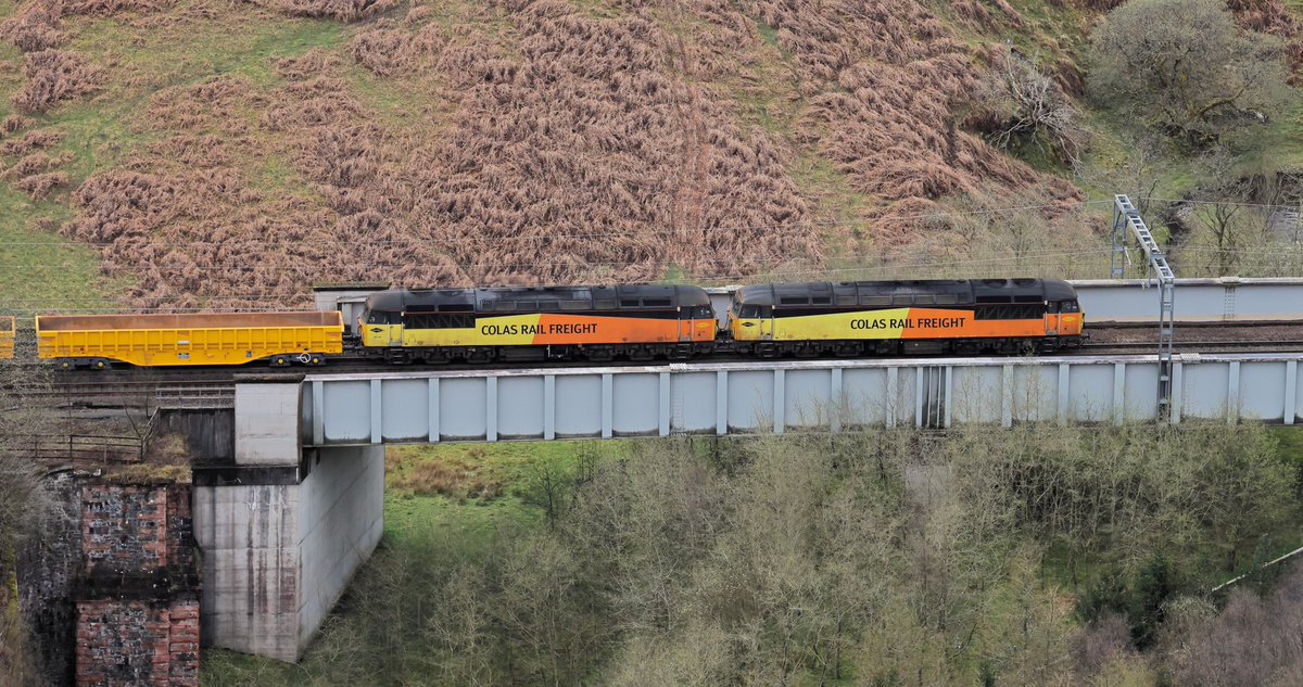 Caught a lovely pair of 56s yesterday while surveying WCML. @ColasRailUK @NetworkRailSCOT @cavalexmodels