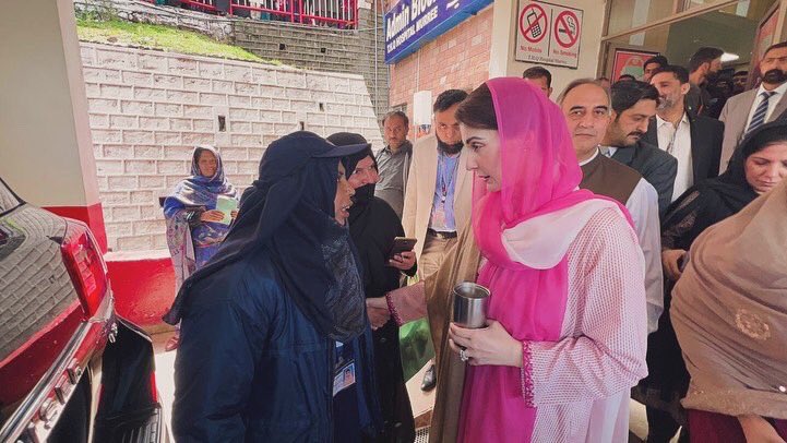 PMLNTeamPK's tweet photo. Because #SheCares!
Today, Chief Minister Maryam Nawaz Sharif made an unexpected visit to the Headquarters Hospital in Murree. Expressing dismay at the long queues in the OPD, she reprimanded the hospital management, emphasizing the urgent need to fix the system. https://t.co/IyEVmQ9gUF