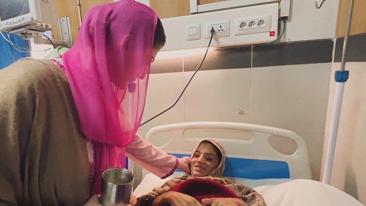 PMLNTeamPK's tweet photo. Because #SheCares!
Today, Chief Minister Maryam Nawaz Sharif made an unexpected visit to the Headquarters Hospital in Murree. Expressing dismay at the long queues in the OPD, she reprimanded the hospital management, emphasizing the urgent need to fix the system. https://t.co/IyEVmQ9gUF