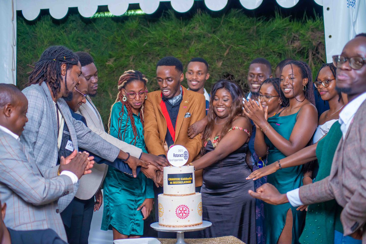 mujungu_k's tweet photo. I Joined @RCUpperKololo as they installed their Baby Club @RACUpperKololo being led my Charter President @cedric_mihigo 🥳I congratulate both the Rotary and Rotaract clubs and members for this milestone 👏👏🤗and wish my Brother Cedric a great year of serving Humanity. https://t.co/QT1VBjTypO