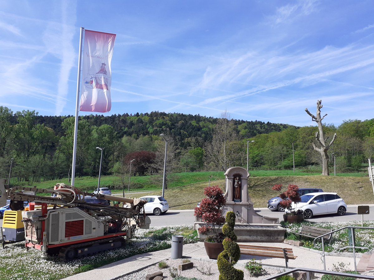 Notre-Dame de Thierenbach à Jungholtz : tout est prêt pour le forage du puits Saint-Antoine.

#Alsace #HautRhin #PapeFrançois #PrionsEnsemble #DignitasInfinita #Mulhouse #Colmar #Patrimoine #Mécénat #Impôts  #Iubilaeum25 #Jubilé2025 #NotreDame
CC @amihebdo @lalsace @dnatweets