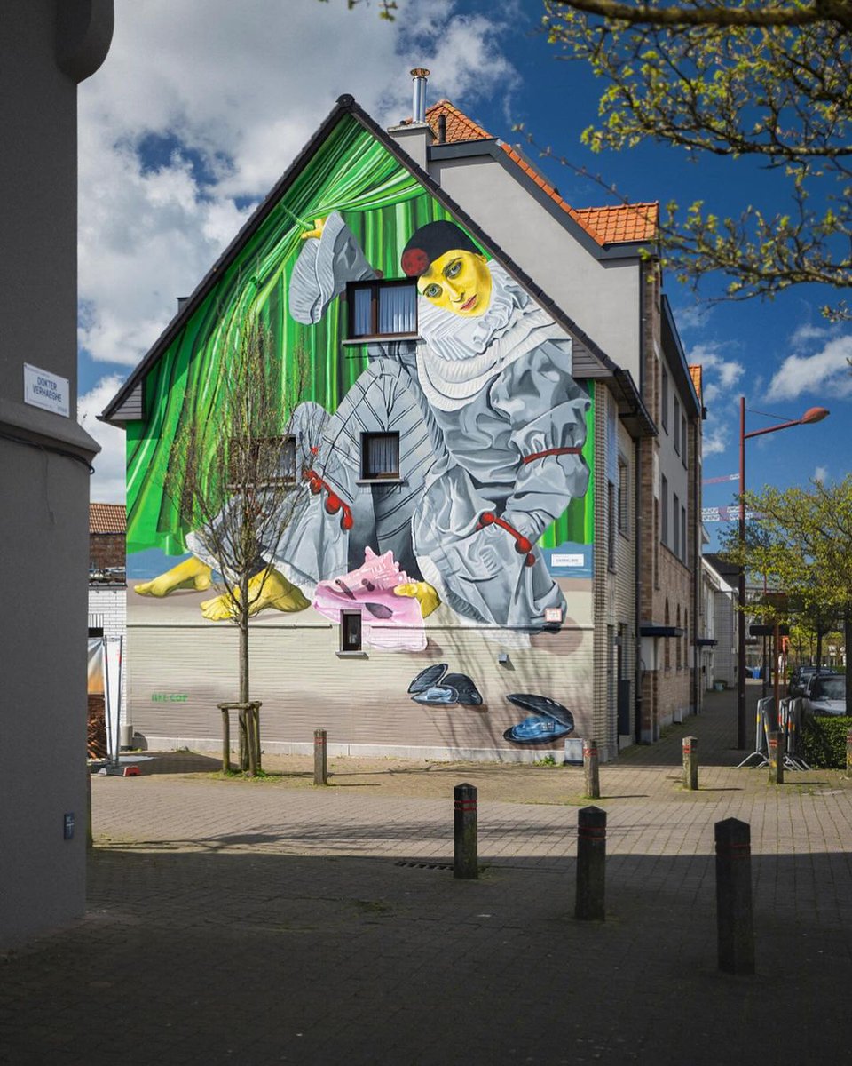 #Streetart by #IlkeCop @ #Ostend, Belgium, for #TheCrystalShipOostende, curated by #AllAboutThings
More pics at: barbarapicci.com/2024/04/16/str…
#streetartOstend #Oostende #streetartBelgium #Belgiumstreetart #arteurbana #urbanart #murals #muralism #contemporaryart #artecontemporanea