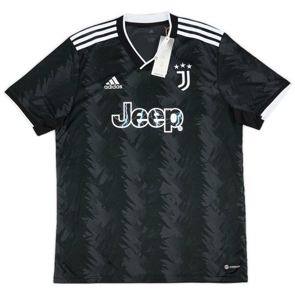 TNFCNG's tweet image. It’s Tuesday, #Footballbusiness Takes center stage..

We will be looking @ the 

THE JUVENTUS SHIRT SPONSORSHIP DEAL WITH JEEP 🚙.

An interesting thread 🧵 by @Daddy_cholo1 ..

Excerpts :