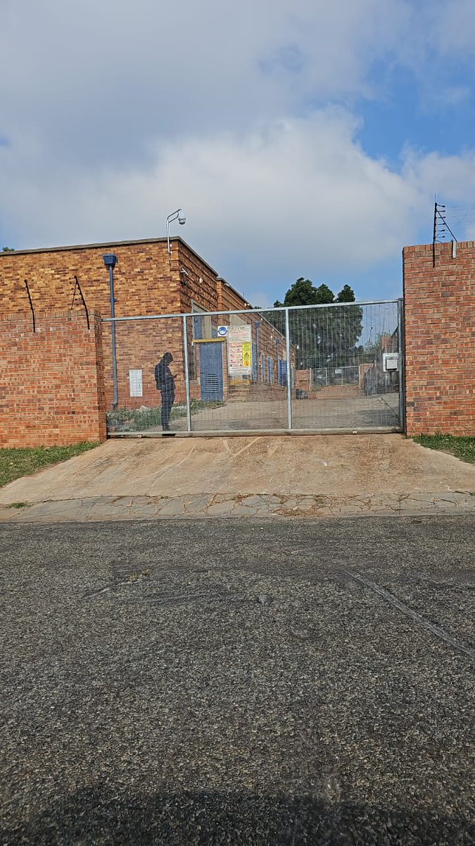 hackkblackk's tweet photo. @CityPowerJhb This is a bullshit lie. We've just went to the substation and there is nobody there on site. There is just a door open to. One of the mV rooms. 
Why are you lying to us??? https://t.co/zfxLuV1ceP