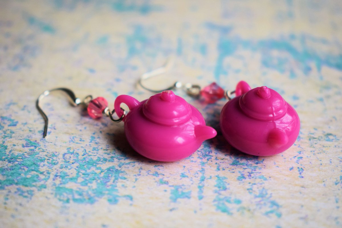 Just the orange and pink teapots left now and free UK P&P too!

#tealover #teapot #earrings #UKMakers

bluebirdsanddaisies.etsy.com/listing/120928…