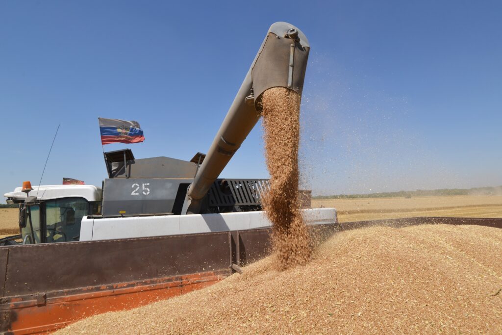 #RussiaHelps 🇷🇺🤝🇲🇱 Mali is gearing up for the delivery of an additional 50,000 tonnes of wheat from Russia According to the Mali's Ministry of Industry and Trade, this follows a fruitful business delegation to Russia, where the sides secured deals including the import of…