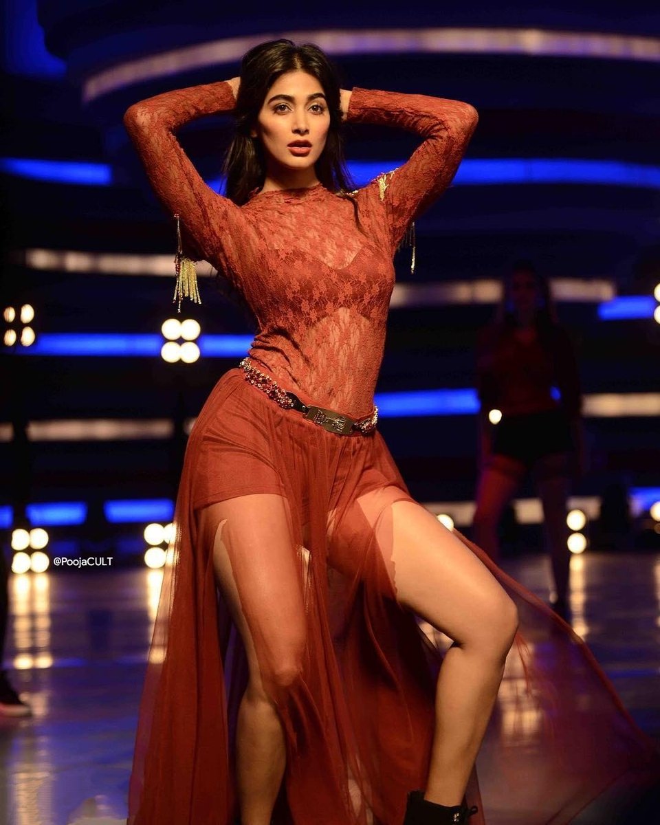 ✨ 𝗥𝗘𝗗 𝗗𝗢𝗠𝗜𝗡𝗔𝗧𝗜𝗢𝗡 🧎🏼💥 🤩

#PoojaHegde 💃🏼