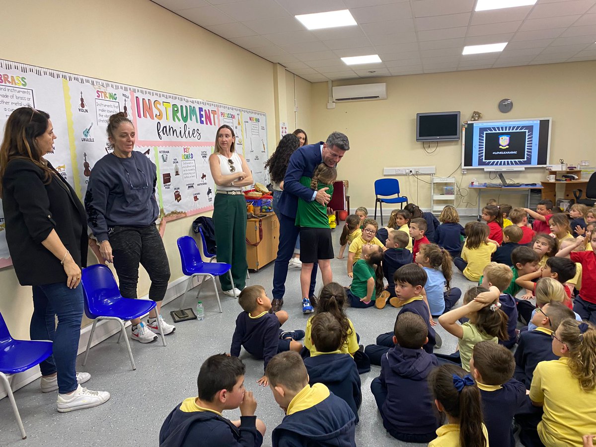 FabianPicardo's tweet image. I was at St Joseph's lower primary as part of their "Famous for 5 minutes" class.  I told the kids about what I do.  My daughter's look of pride when she saw me come into the class is, without doubt, THE proudest moment of my life and career. #LittleThings #LittleOnes