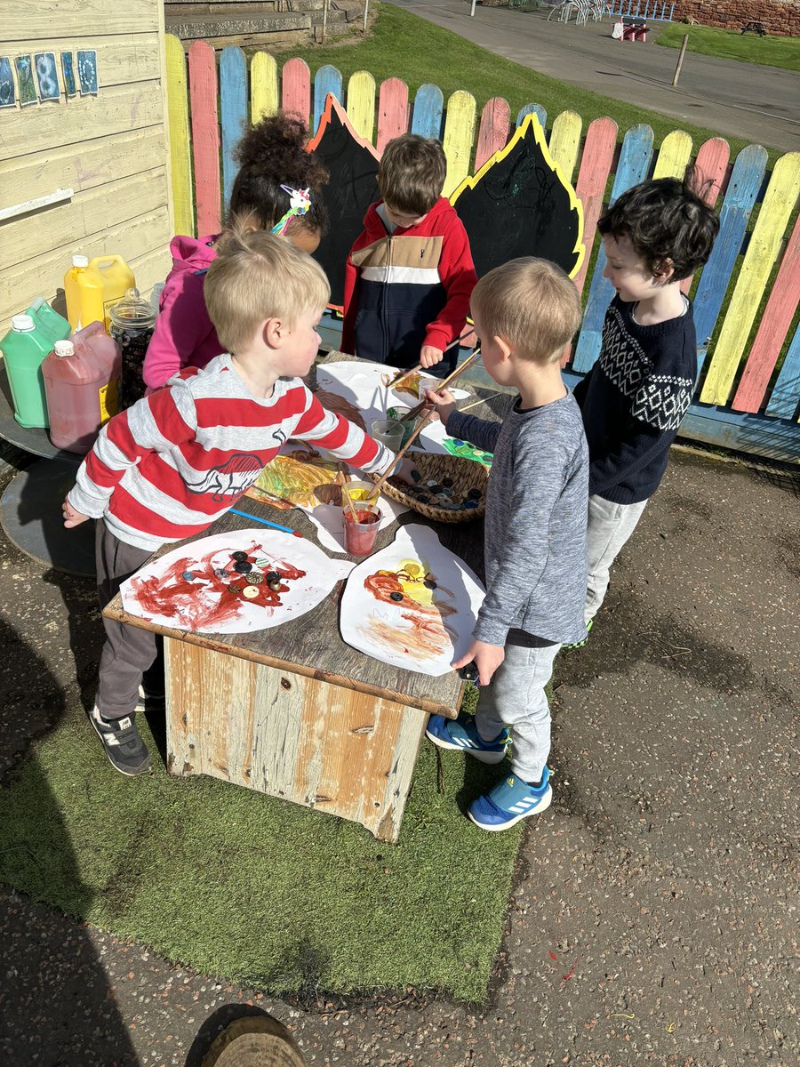The Seashore children have been finding out about tortoises, here we are painting our own! Did you know tortoises smell through the roof of their mouth??
#shareourlearning #childrenleadinglearning #HAPPYOUTDOORS #underthesea #ourplanet