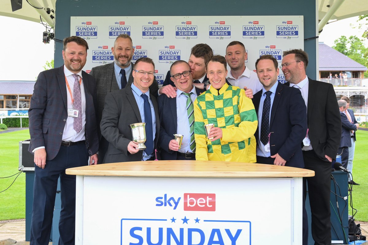 York Racecourse tweet media