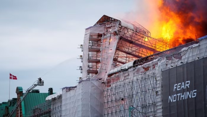 Breaking News: A fire hit Copenhagen's Old Stock Exchange, one of the Danish capital's best-known buildings

#CopenhagenFire #OldStockExchange #NotreDameEcho #CulturalLoss #HeritageInDanger #Iran #BreakinNews #Israel #Taiwan #NewsUpdates #DeFi #Palmer #Gaza