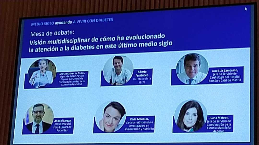 📕 Se ha presentado en el @Congreso_Es el libro “Vivir con Diabetes“, publicado por @DiabetesMadrid con motivo de su 50 aniversario. Presentado por @F_Armengol contó con el Dr. Alberto Fernández, @AlbertofdezEndo, secretario de #SEEN ℹ swki.me/U8k0KiVX