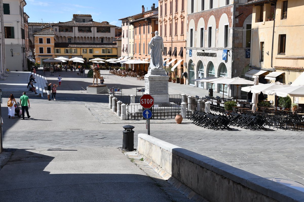 #AlphabetChallenge #WeekP 
The Piazza Duomo in Pietrasanta