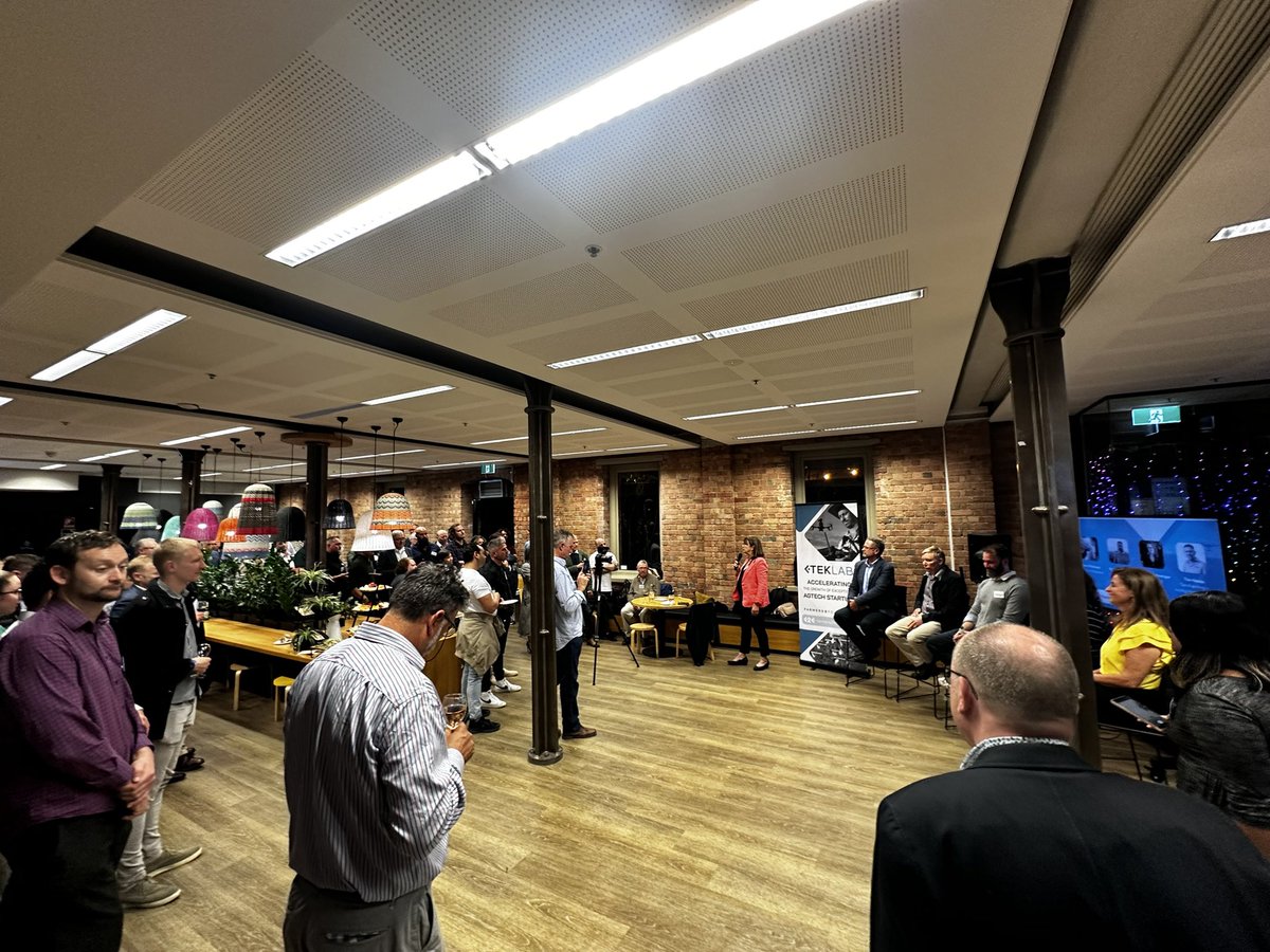 Great to be at <a href="/Farmers2Founder/">Farmers2Founders</a> networking night ahead of Future Ag Expo in Melbourne tomorrow. #startup