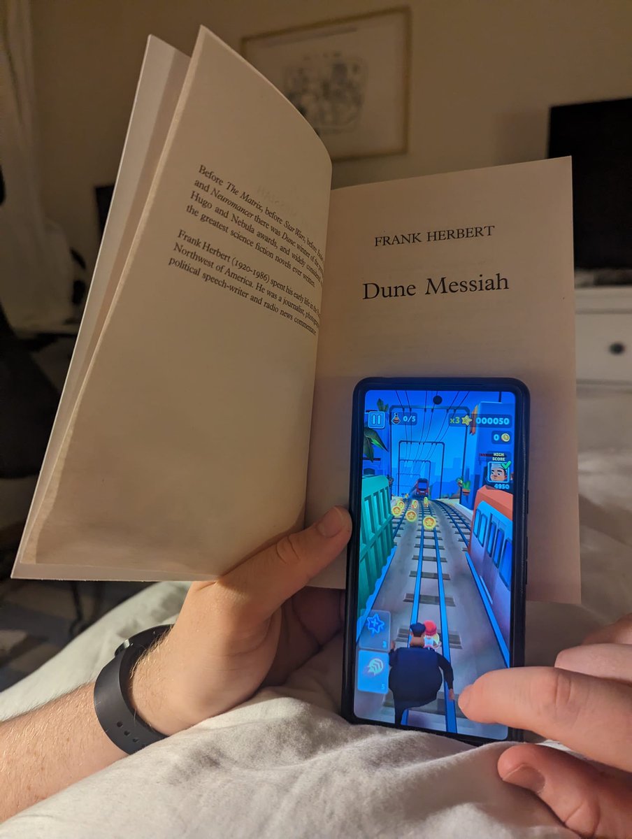 Stephenlough95's tweet photo. Something to help me concentrate while I read Dune Messiah https://t.co/dN8hEyft0f