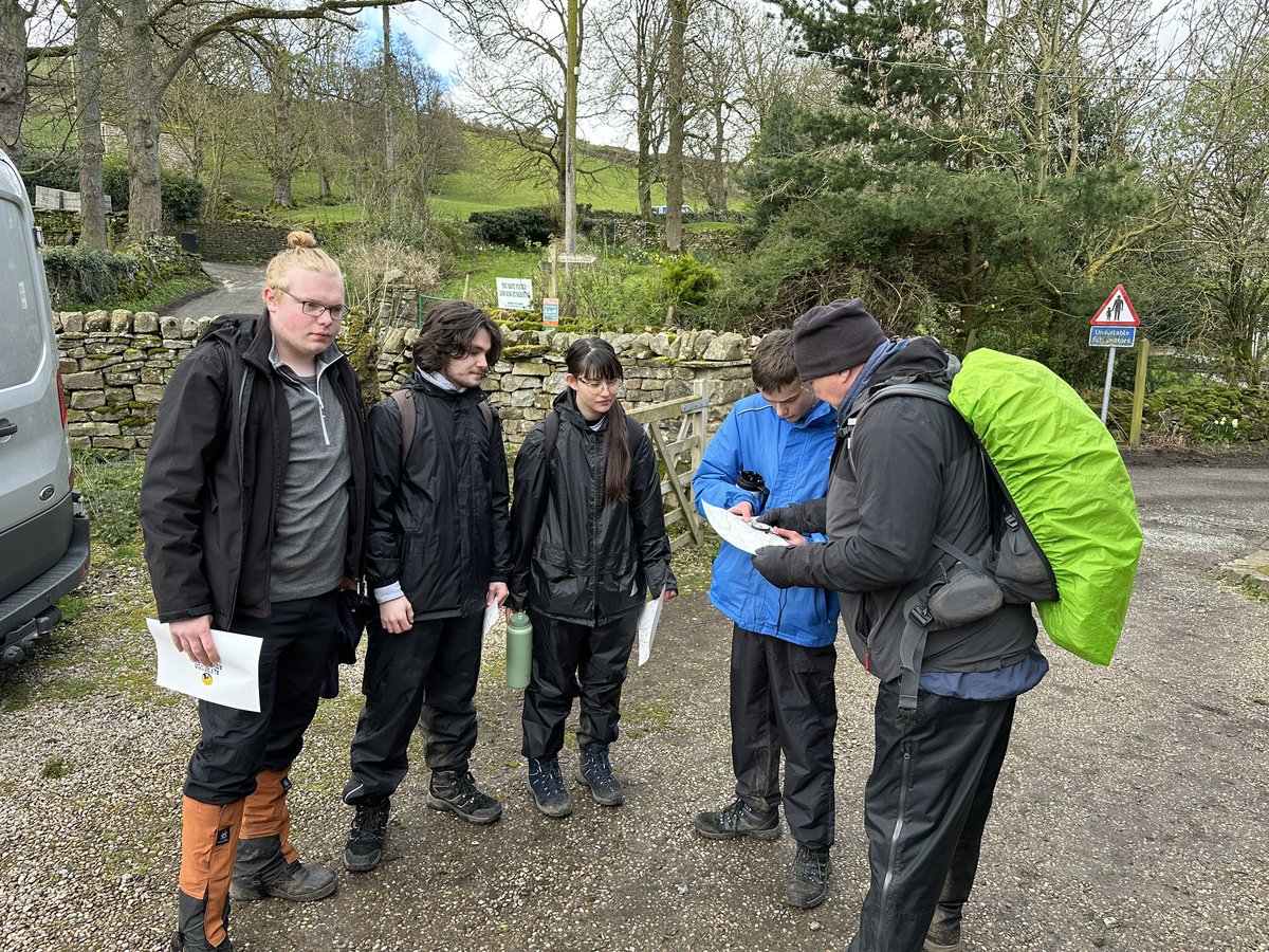 DofEWNAT's tweet photo. Day 1 all Gold groups away in good spirits! Cold windy day in the hills! Route planned and teamwork great ! @EDP24 @YourLocalPaper @GrahamLodge1 @DofECentral @SHSKingsLynn @Smithdon_High @MarshlandHigh @StClements https://t.co/jANxJFfcwr