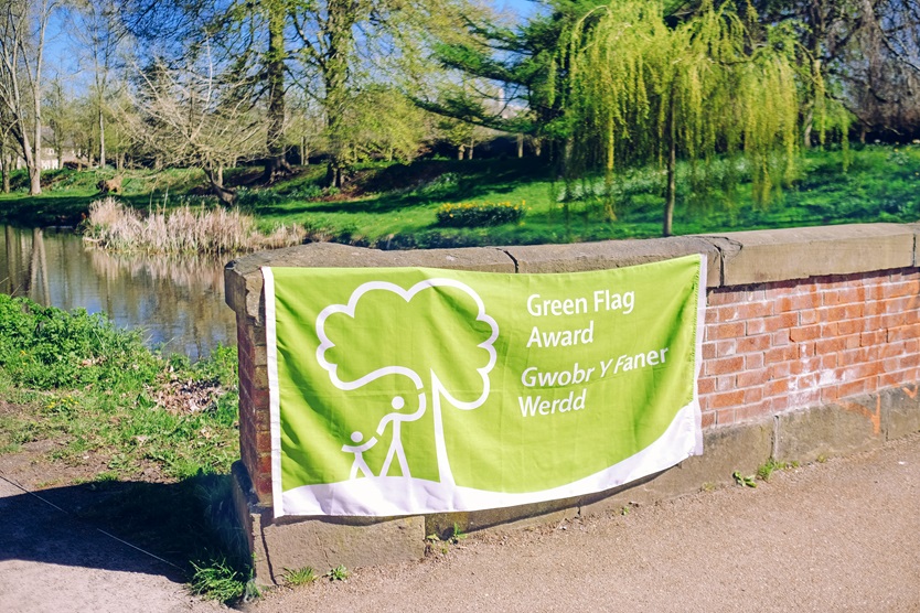 It's finally starting to look like Spring! What better way to enjoy the sunshine than a visit to your local #GreenFlagWales awarded green space😎 To find your nearest, click here👉bit.ly/3JHPZBL