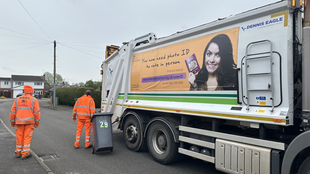 You may have seen our refuse vehicles around the borough reminding residents that photo ID is now needed to vote at a polling station. 🪪 If you do not have photo ID, you can apply for a free #VoterID before the deadline on Wednesday, 24 April. 🗳️ electoralcommission.org.uk/voting-and-ele…