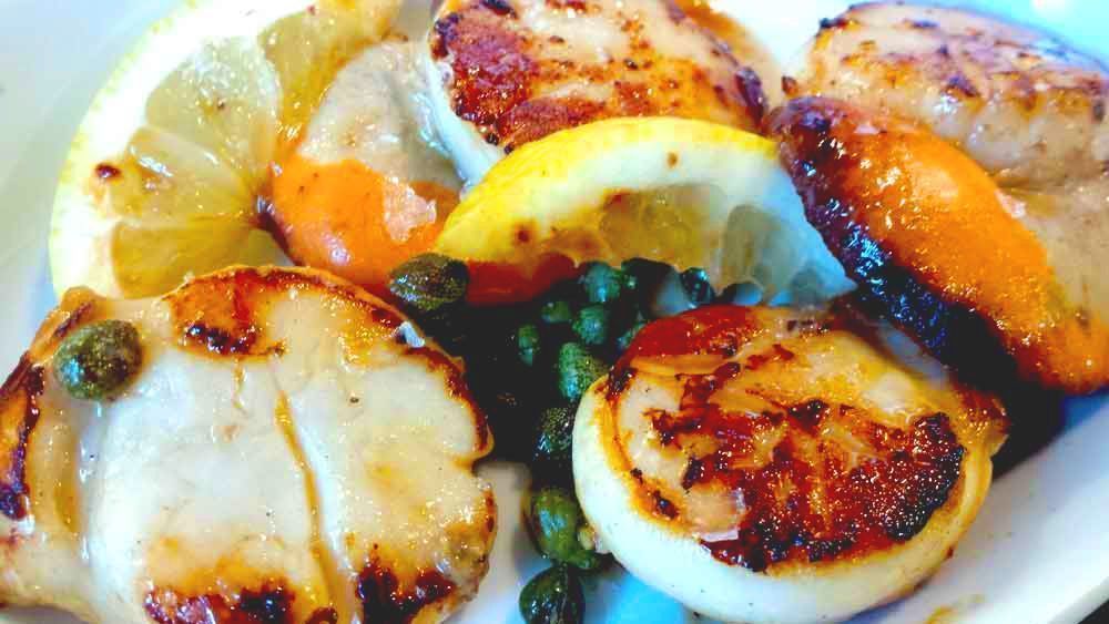 Scallops are a delicious shellfish with a sweet delicate taste. We have a great scallops recipe here that is easy to prepare and cook, which will make a great starter or light supper snack. Recipe here buff.ly/3EQAzeh
