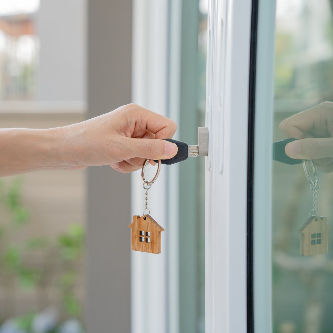 Seal the deal with Beck Glass Shield – your key to a secured, successful future! 📜🔒 👉 Contact Us Today 📞1 888 483 9929 📧info@beckglassshield.ca #BeckGlassShield #homebuyertips #mortgage #mortgagetips #homeownersinsurance #canadianhome #madeincanada