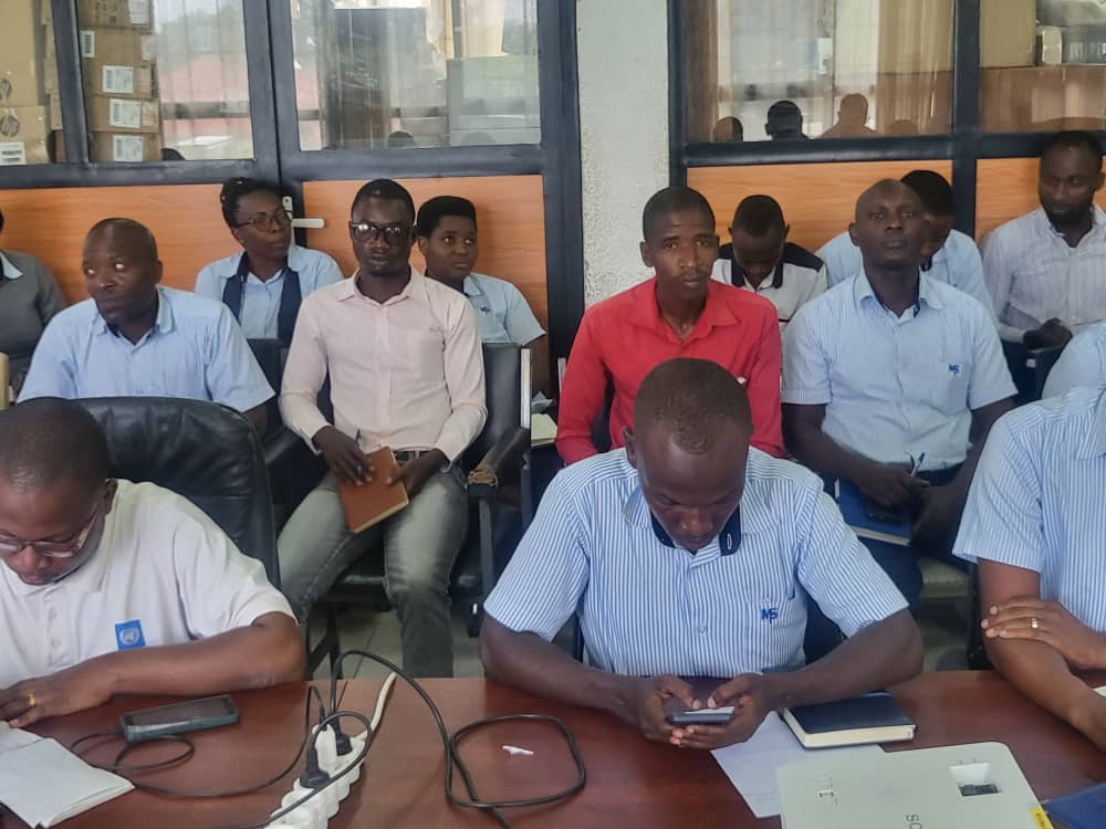 MFP_Burundi's tweet photo. La réunion du Comité de Direction élargi aux chefs d'agences, des services et cellules d'hier continue aujourd'hui le 16.4.024.
@BurundiGov 
@GenreMinistere 
@NYANDWIRamadhan 
@bamenyekanye https://t.co/iesraBgNQs