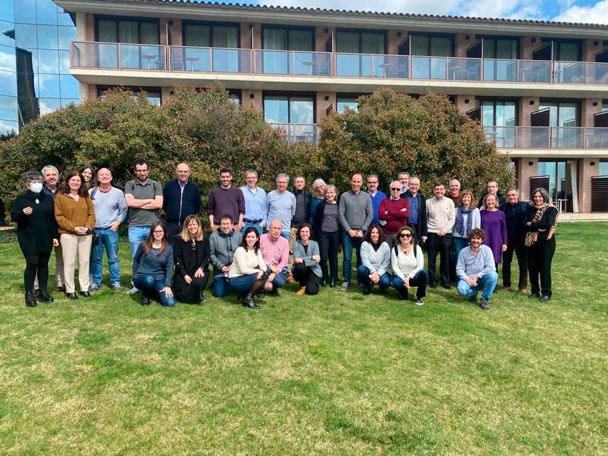 UPFbiomed's tweet photo. 🎂 Aquest curs 2023 - 2024 al Departament de Medicina i Ciències de la Vida de la @UPFBarcelona, fem 25 anys!
Resumim les fites d'un quart de segle investigant i ensenyant medicina i ciències de la vida 🩺🔬 🎓#MELIS25 #360UPF
👉🏽 https://t.co/xmzIzZzNPP https://t.co/JI5uqVCgiq