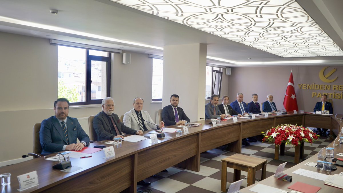 Genel Başkanımız Dr. Fatih Erbakan’ın başkanlığında MYK toplantısı başladı.