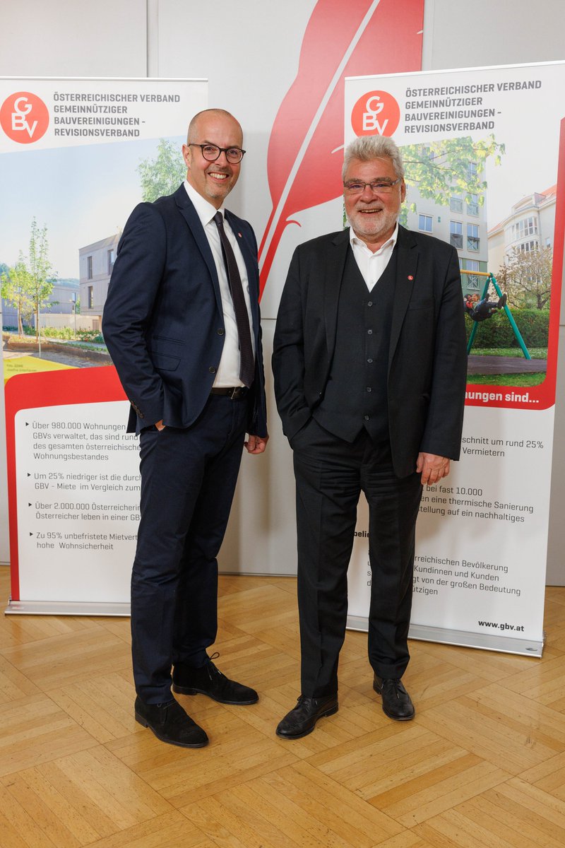 GBV_aktuell's tweet photo. Heute fand die Pressekonferenz zur GBV-Baubilanz 2023 statt: 14.900 neue leistbare Wohnungen und Turbo bei Heizungsumstellungen. Ausblick für Bauleistung 24/25 aber getrübt. Alle Infos gibt es hier 
https://t.co/yffnmYRh4d

Foto: Reiner Fehringer https://t.co/Atwn7lD1FM
