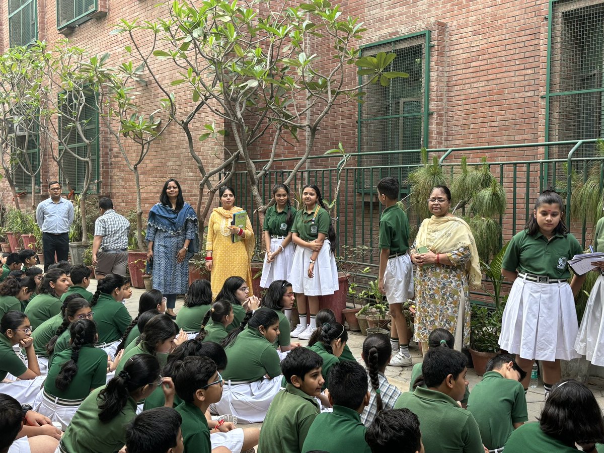 nayyarkanika's tweet photo. Thrilled to see such enthusiasm from students during our first Prithvi House meeting! Ready to dive in, align on goals, tackle challenges, and strengthen bonds. #TeamPrithvi @ashokkp @y_sanjay @pntduggal @sunandask21 @suneeta_tiwari @harprit_r @sdg4all https://t.co/DzDLHZG0rB
