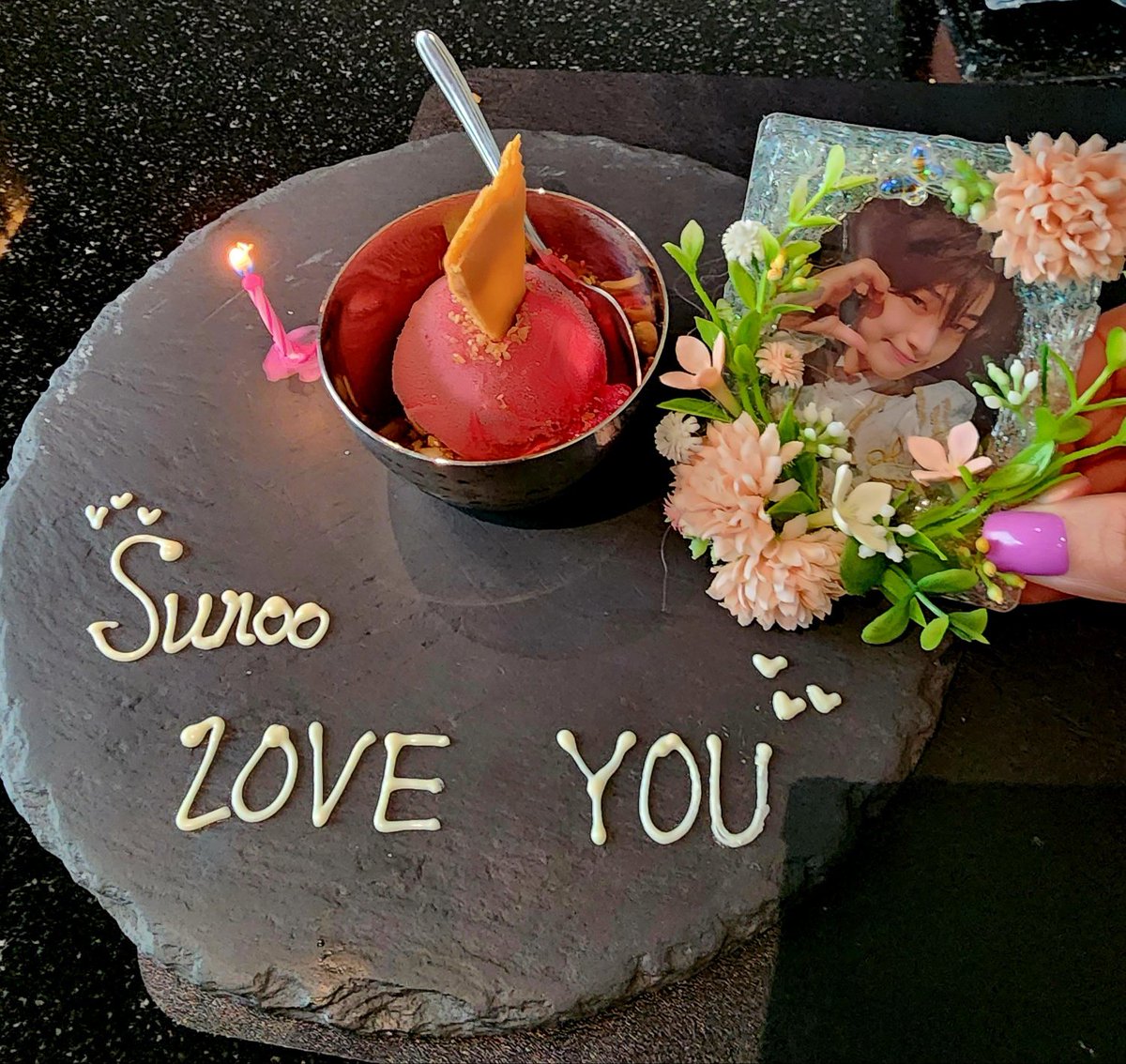 sunoochanel0624's tweet photo. 선우 픽 디저트 먹으러
선프들 고고😁🎵🎶
선우가 좋아할
유자 민트티도😍👍
#LESOL #선우맛집
#ENHYPEN_SUNOO #선우 https://t.co/roSoAb8IIn