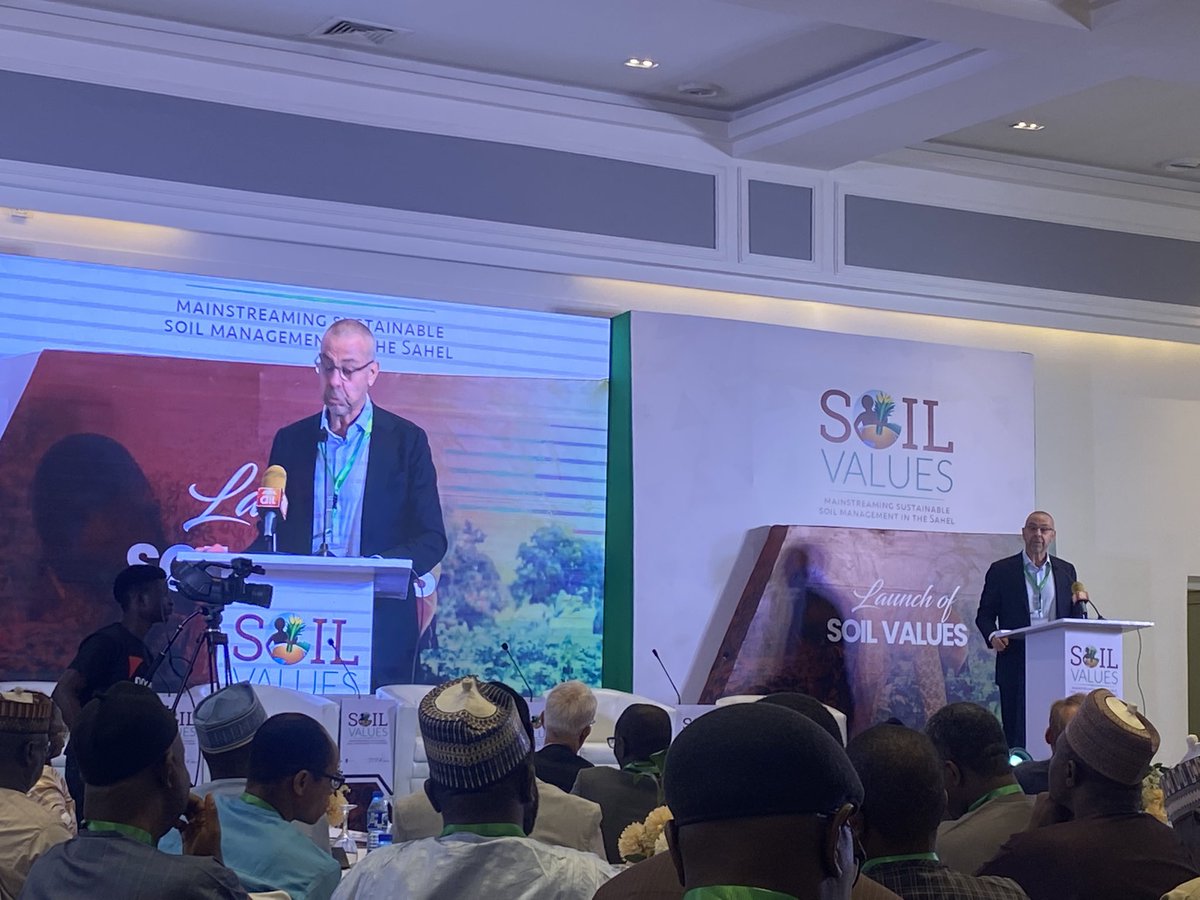 ctnyagumbo's tweet photo. Soil health is often overlooked- Food productivity &amp;, smallholder resilience in Nigeria, Mali, Burkina Faso &amp; Niger  starts with Soil Health

Together- we can leverage, optimize efforts &amp; reach scale

 @SNV_AgriFood @SNVZimbabwe @IFDCGlobal @WUR_WCDI https://t.co/2RjeJSXNMN