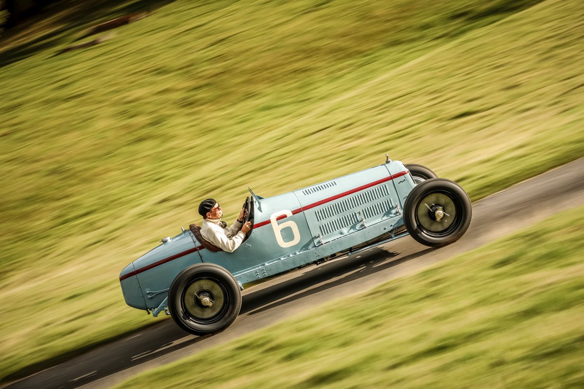 Our May issue is out now, with an exclusive drive of a truly historic Alfa Romeo Monza
#alfaromeo #alfaromeomonza #vintagecar #vscc #theautomobilemagazine