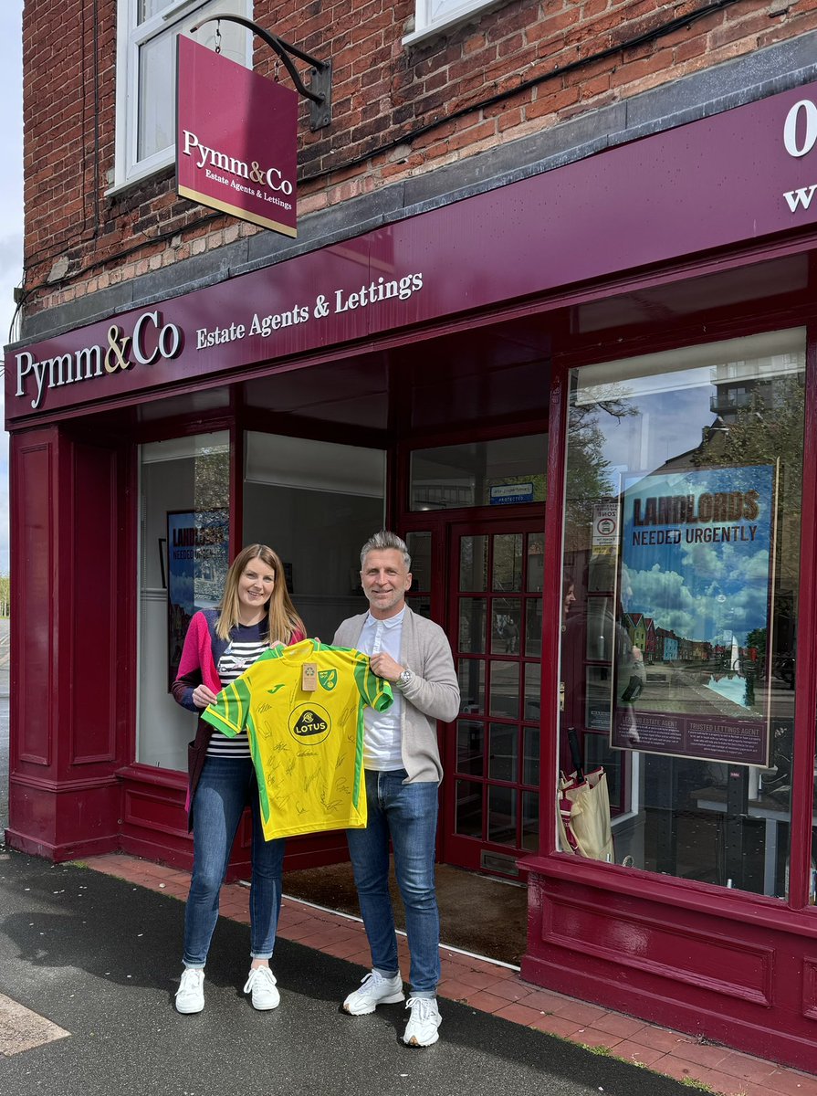 Our @norwichcityfc signed shirt and @banhamzoo ticket giveaway winner Rachel Davidson with our Auctions Director @eadie11 👏🏼👏🏼👏🏼 #giveaway