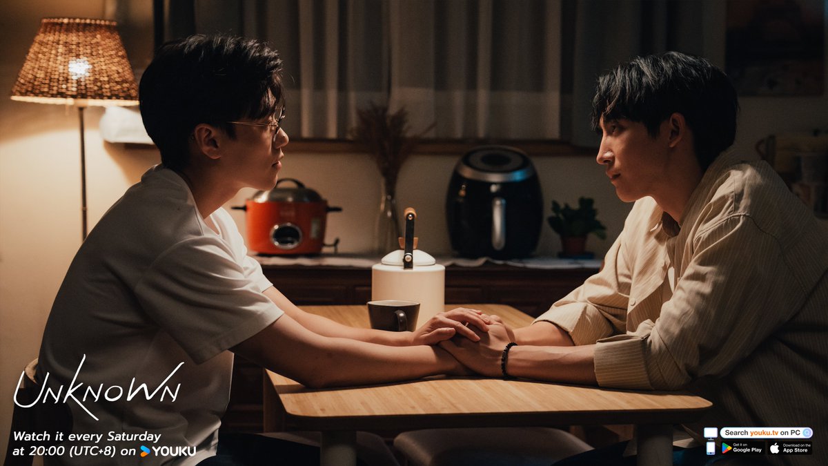 YoukuOfficial's tweet photo. #UnknownEP10 Let me stay with you, no matter what happens in the future. #UnknownTheSeries  #ChrisChiu #Xuan

#YOUKU #优酷 https://t.co/DvGnWA0PTB