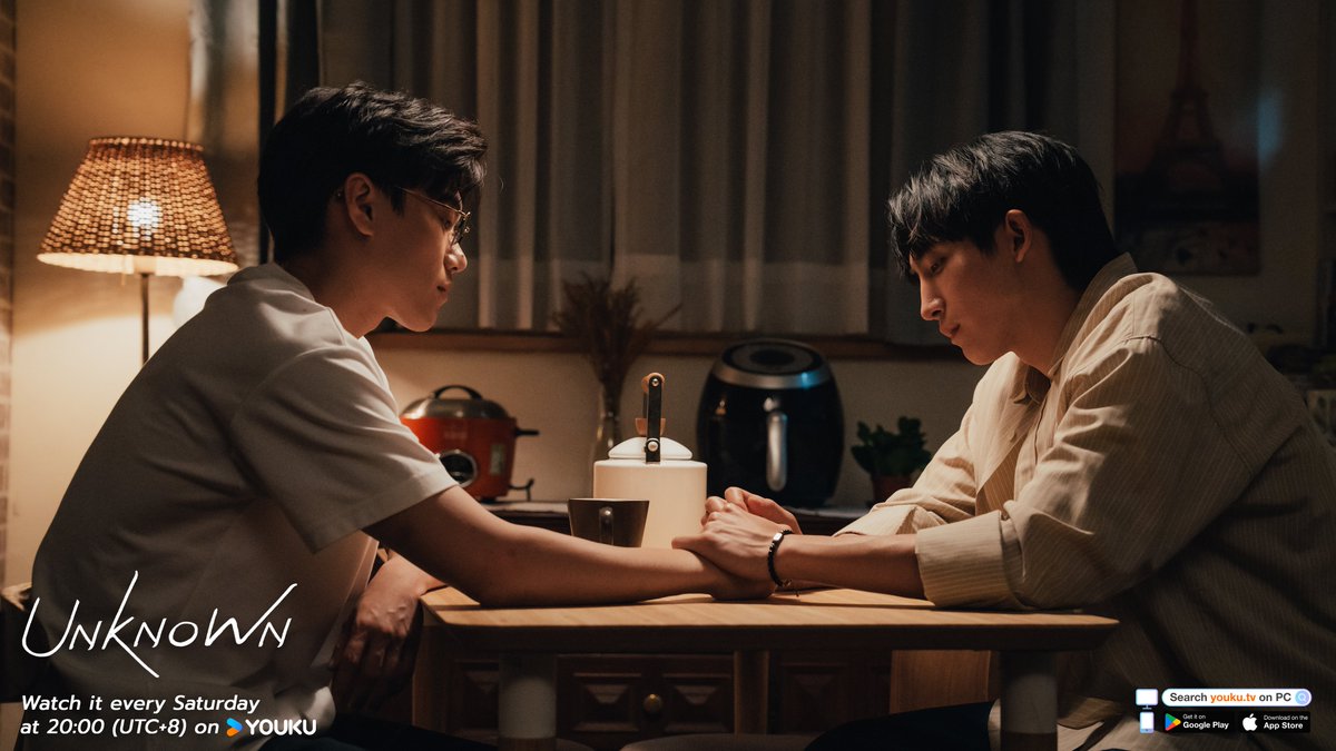 YoukuOfficial's tweet photo. #UnknownEP10 Let me stay with you, no matter what happens in the future. #UnknownTheSeries  #ChrisChiu #Xuan

#YOUKU #优酷 https://t.co/DvGnWA0PTB