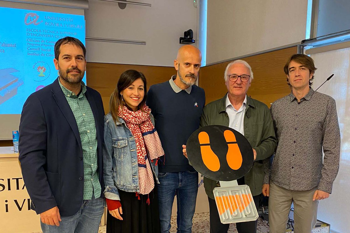 🙏Des de La Muntanyeta volem agrair a la @universitatURV la cessió que ens han fet d'un prototip de rehabilitació. També ha lliurat un prototip per al control de les tortugues aquàtiques a @gepecedc 👏 Gràcies al treball d'@inspere, responsable de la fabricació del dispositiu!