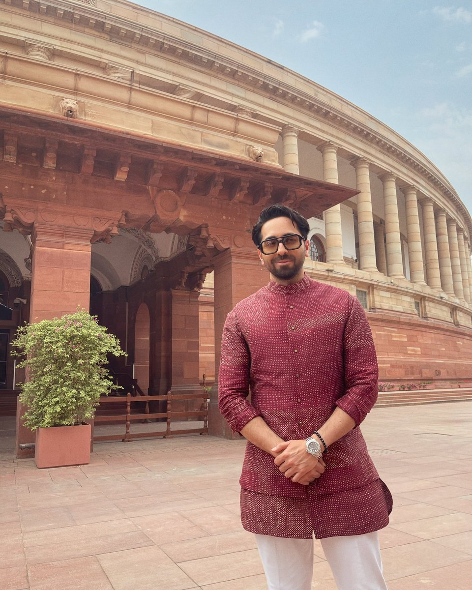 लोकसभा चुनाव से पहले नए संसद भवन पहुंचे आयुष्मान खुराना

#LokSabha #ayushmankhurana #viralpost #IndiaDailyLive