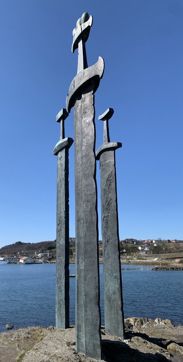 The ‘sverd i fjell’ monument at Hafrsfjord in Stavanger🇳🇴🗡️