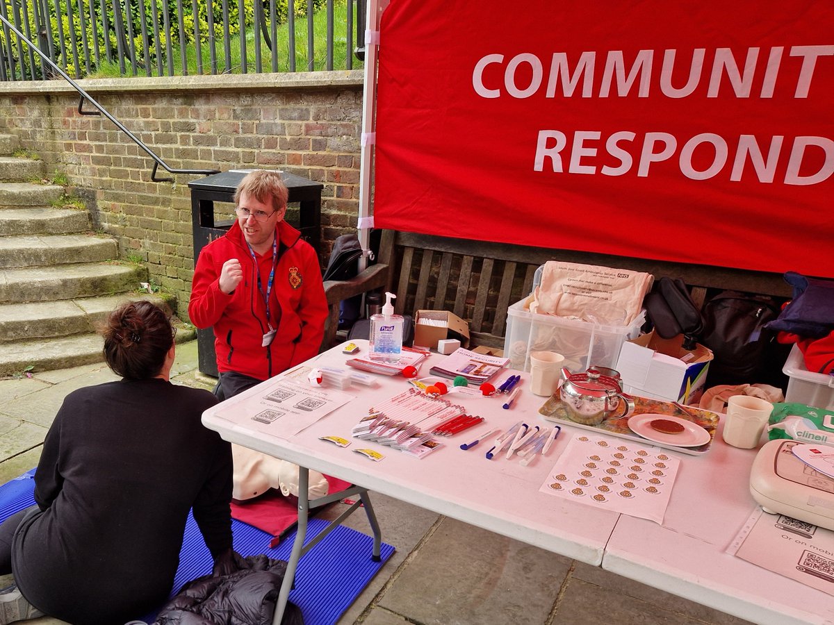 Our dedicated team of Community First Responders (CFRs) proudly manned our SECAmb stand at the recent Guildford Community Safety Day event. 👏 This was a fantastic opportunity for our CFR's to engage with the local community and showcase this exciting role. 🚑