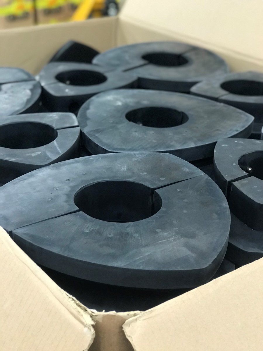 A box of Screening Discs ready to go out to a Recycling customer. We have a good range of Split Screen BHS Type & CP Type Discs in various sizes. Call 01480 49 61 61 or email sales@cliftonrubber.com cliftonrubber.com/shop/recycling… #recycling #polyurethane #rubber #madeinbritain
