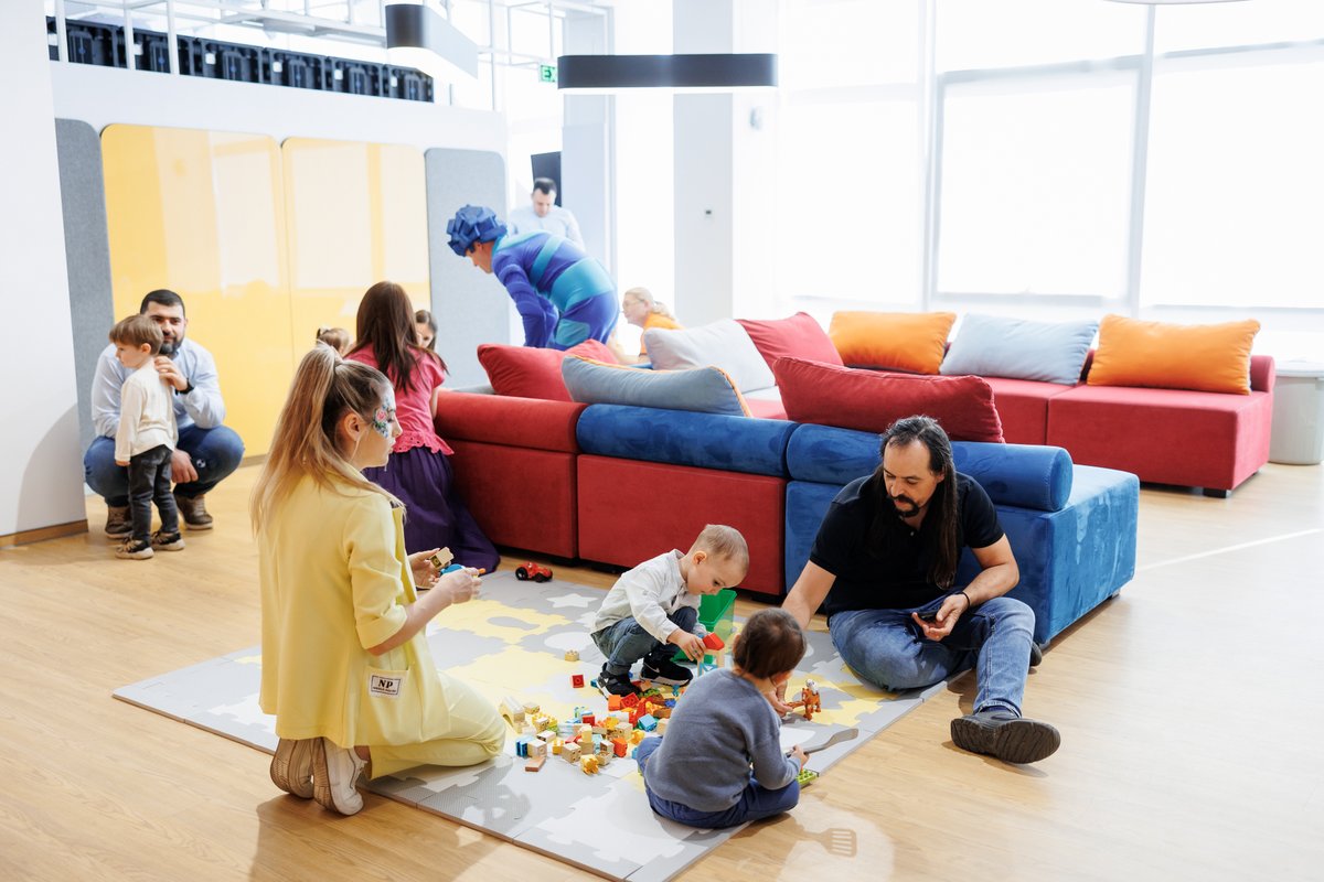 Orange Moldova with the support from @ilo, the National Confederation of Employers and Sweden has launched Orange Kids - the first on-site alternative childcare facility from 🇲🇩. Details: bit.ly/4d17nBc @SweMFA @SwedenUN