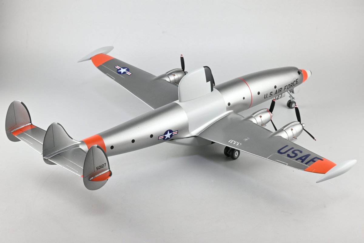 ACADEMY 1/144 
LOCKHEED RC-121D

ようやくの完成画像UP