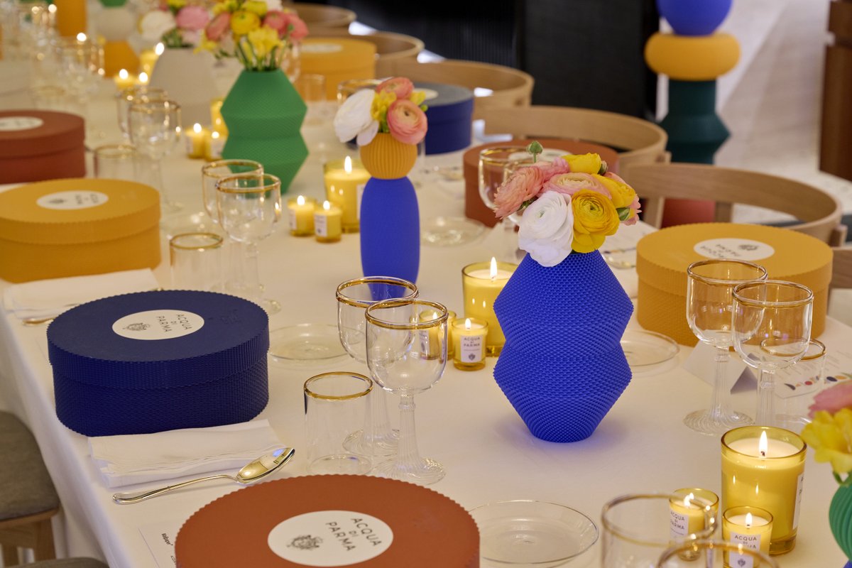 This Milan Design Week 2024, Acqua di Parma brings the vibrancy and atmosphere of Sicilian mandarin fields to its Milanese boutique in Via Gesu 1 with a special installation, Acqua di Parma x Fornice Objects – Into the Mandarin Fields. #LVMH #AcquaDiParma