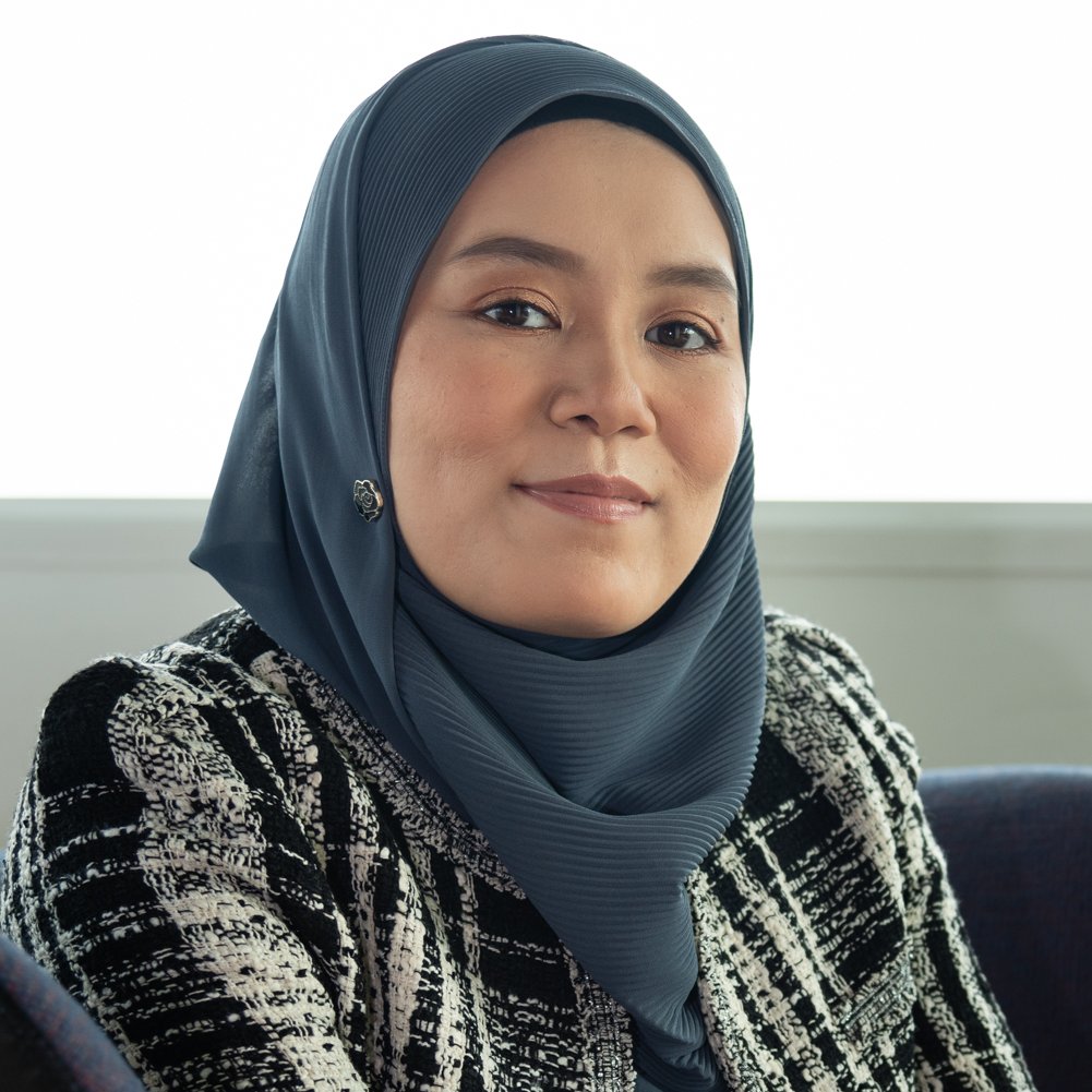 7/ Dr Amani was able to combine her knowledge in various fields. To build next generation technologies that would benefit mankind. She was the first non-American Muslim PI for a NASA project, an honour earned post-PhD. Her dream is to build impactful innovation in Malaysia.