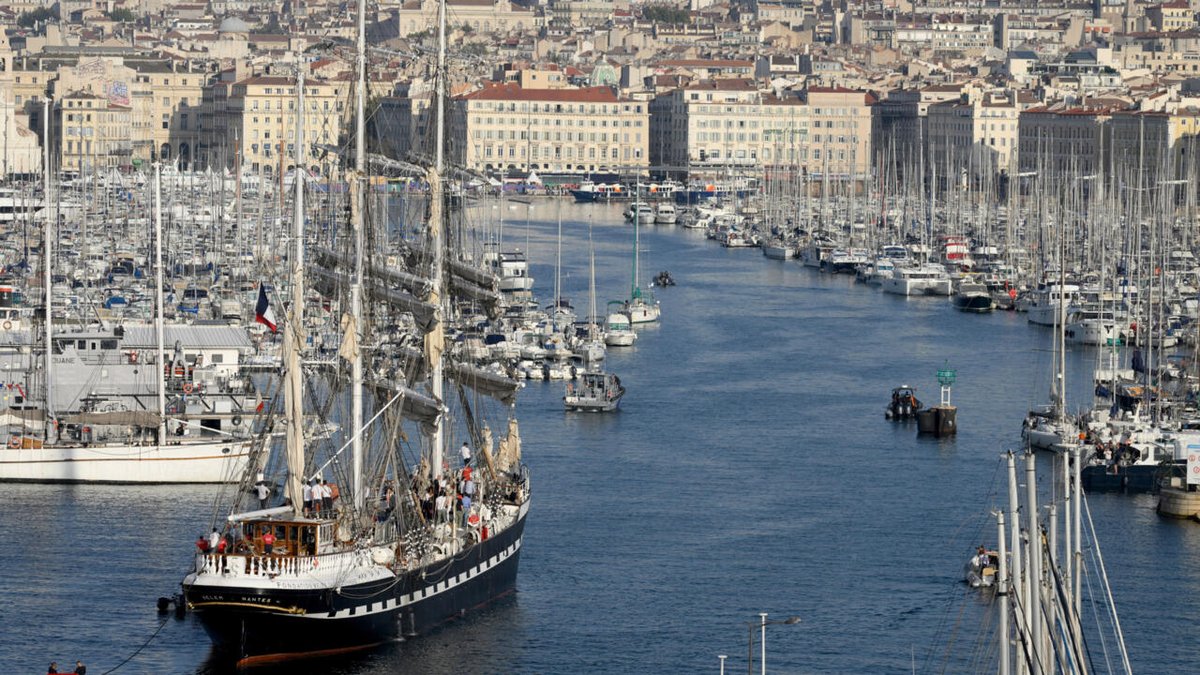 @TonyEstanguet 🔥 Allumée ce mardi à #Olympie 🇬🇷, la flamme olympique arrivera en #France 🇫🇷 le 8 mai. Le Cojo a confié au #Belem la mission de la ramener depuis la Grèce jusqu'à Marseille. On vous dit tout sur ce fleuron de la marine française 📲 f24.my/AGIp.x #DestinationParis…