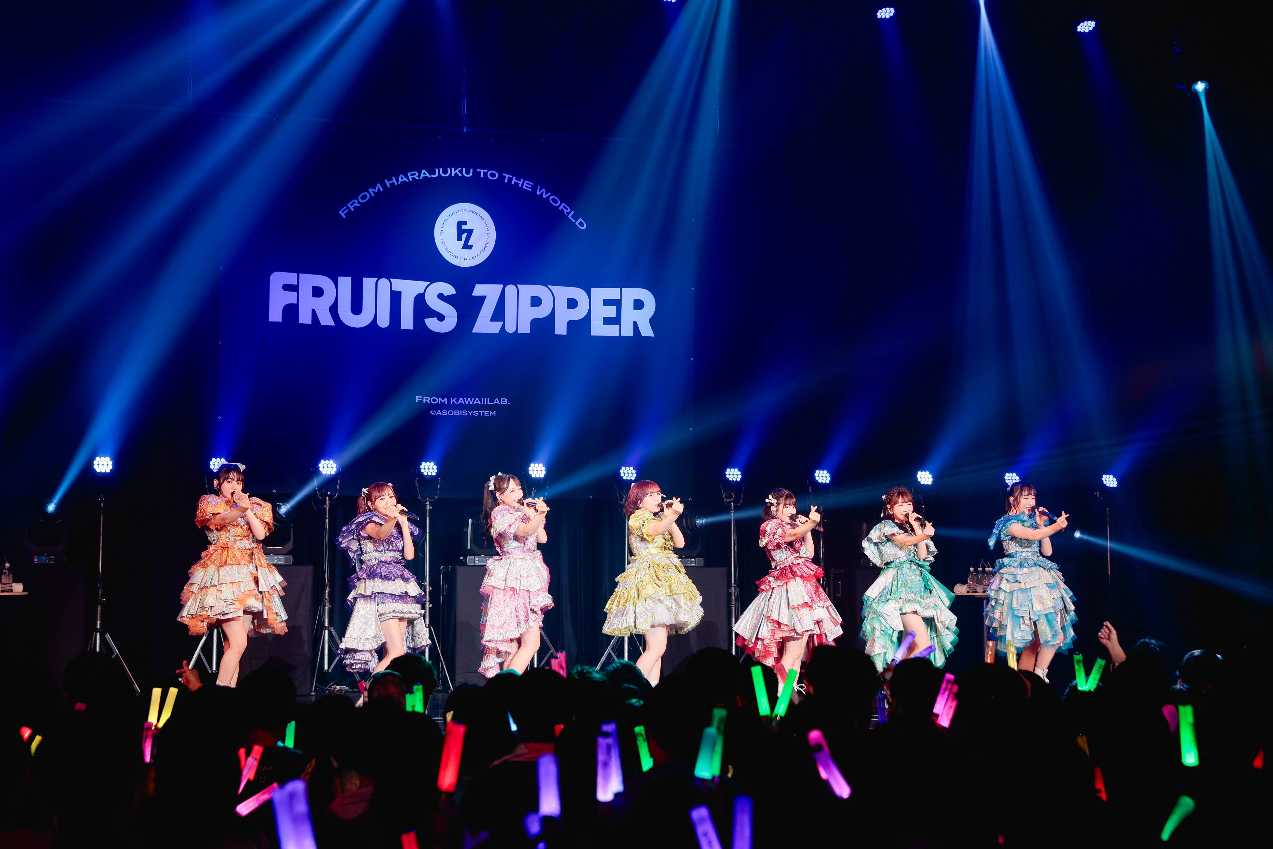 AMPTAK×COLORS 2024.8.1日本武道館虹ライブ銀テープ - メルカリ