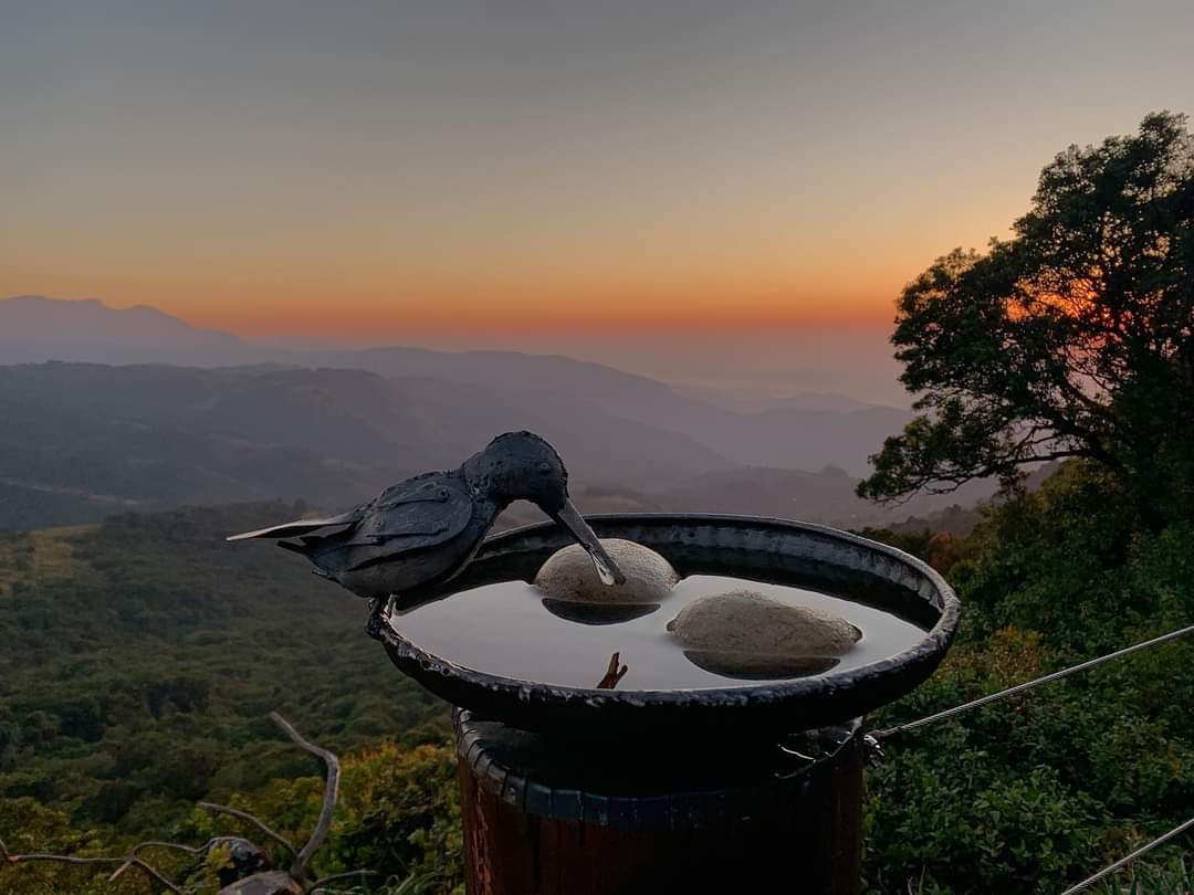 'Dance with the clouds and let the sky be your stage'! #Skydeck #Farandwide #Nyanga #Kumakomoyo #VisitZimbabwe 📸 Farandwide