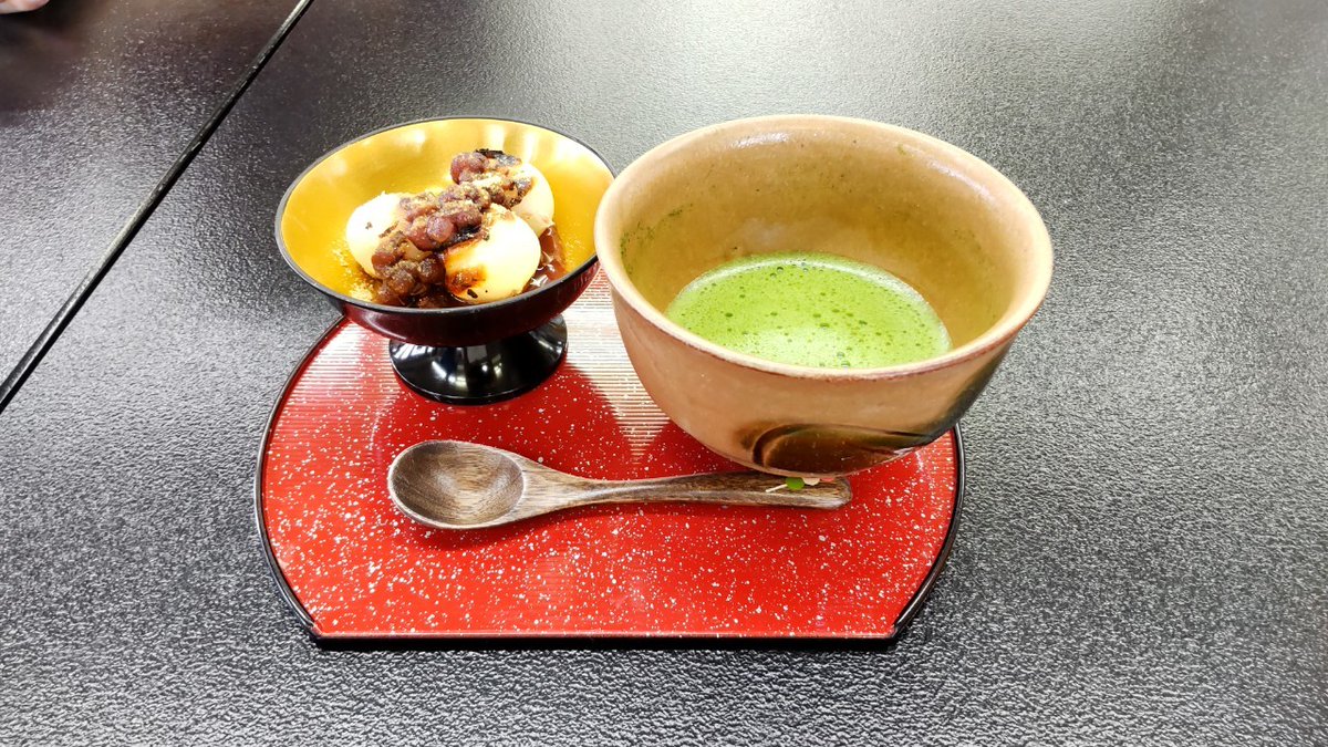 machaaki_lab's tweet photo. 今年も西山研恒例のお花見をしてきました❣
ちょうど満開（？）で晴れていてとてもいい眺めでした🌸
バズらせろとのお達しですが、私には力不足です。。
その代わり今年１年研究に力を入れて、奢ってもらった分還元できるように頑張ります🔥🔥 https://t.co/W1fiyAgOn5