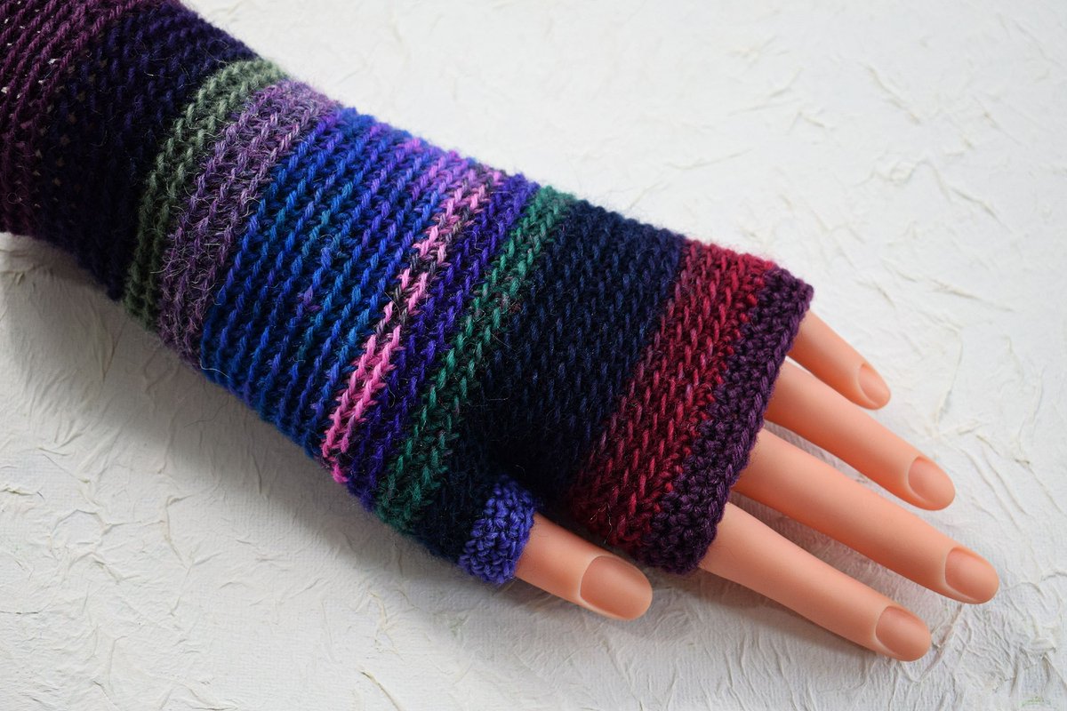 These wool fingerless gloves are already in my Sale section as I won't be remaking them but for this week you can get another 30% off too!!

#gloves #wool #etsysale #UKMakers

bluebirdscrochetgb.etsy.com/listing/109194…